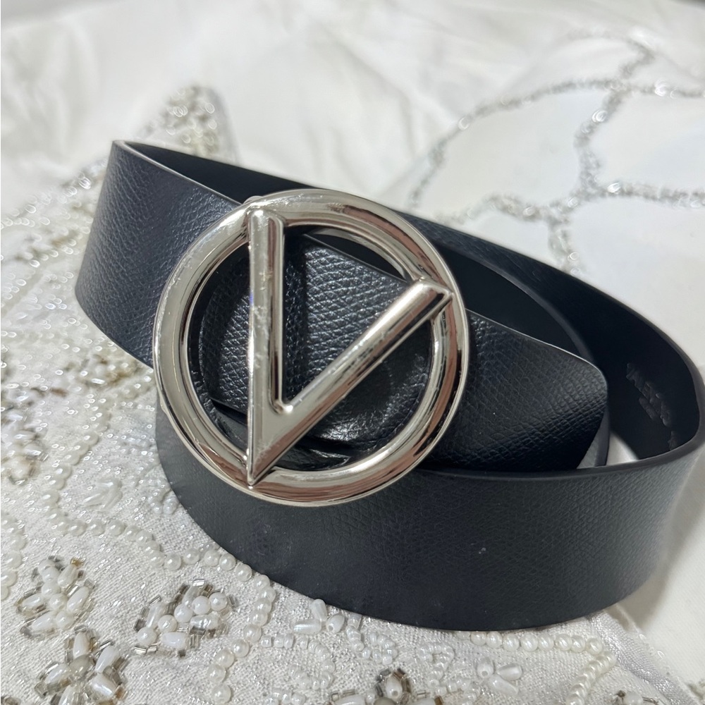 Valentino Black Leather Belt with Silver Buckle🤩